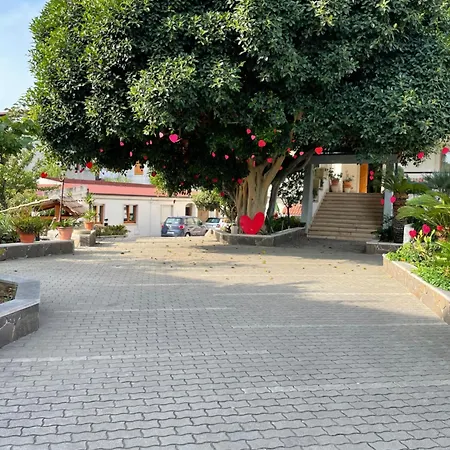Alojamento de Acomodação e Pequeno-almoço Giardino Delle Zagare